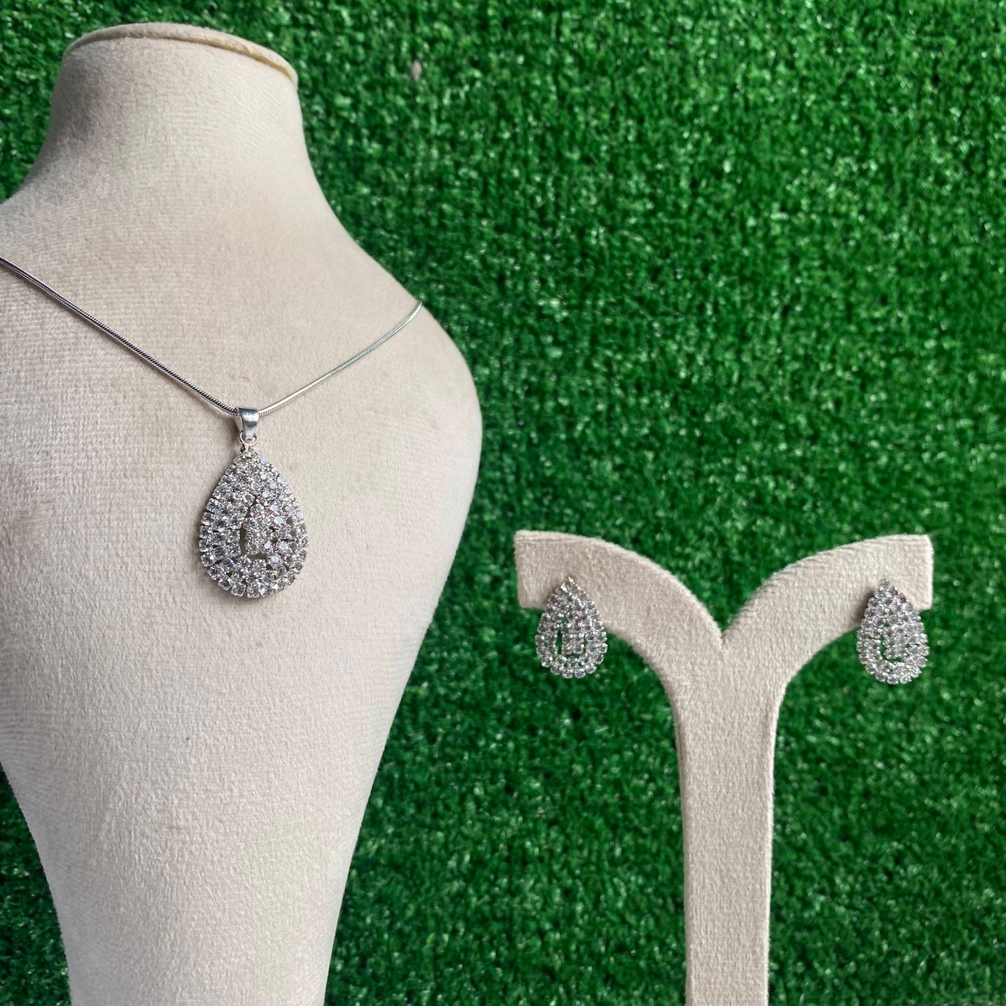 Elegant Silver Crystal Teardrop Necklace Earrings Set