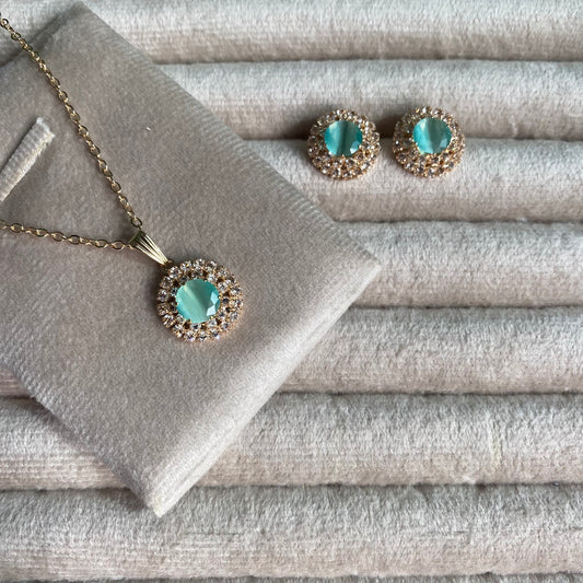 Luxury Turquoise Round Crystal Halo Pendant Necklace Set